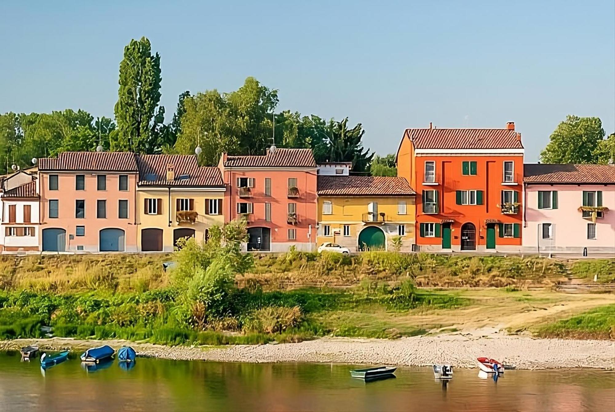 149 Borgo Ticino Suite Attico Di Lusso Con Terrazzo E Parking Privato Pavia Exteriör bild