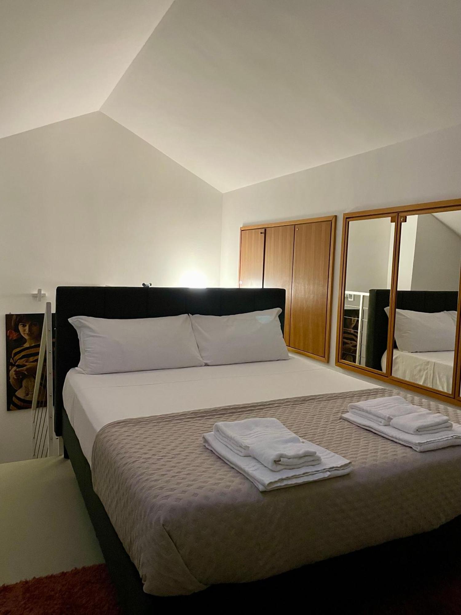 149 Borgo Ticino Suite Attico Di Lusso Con Terrazzo E Parking Privato Pavia Exteriör bild