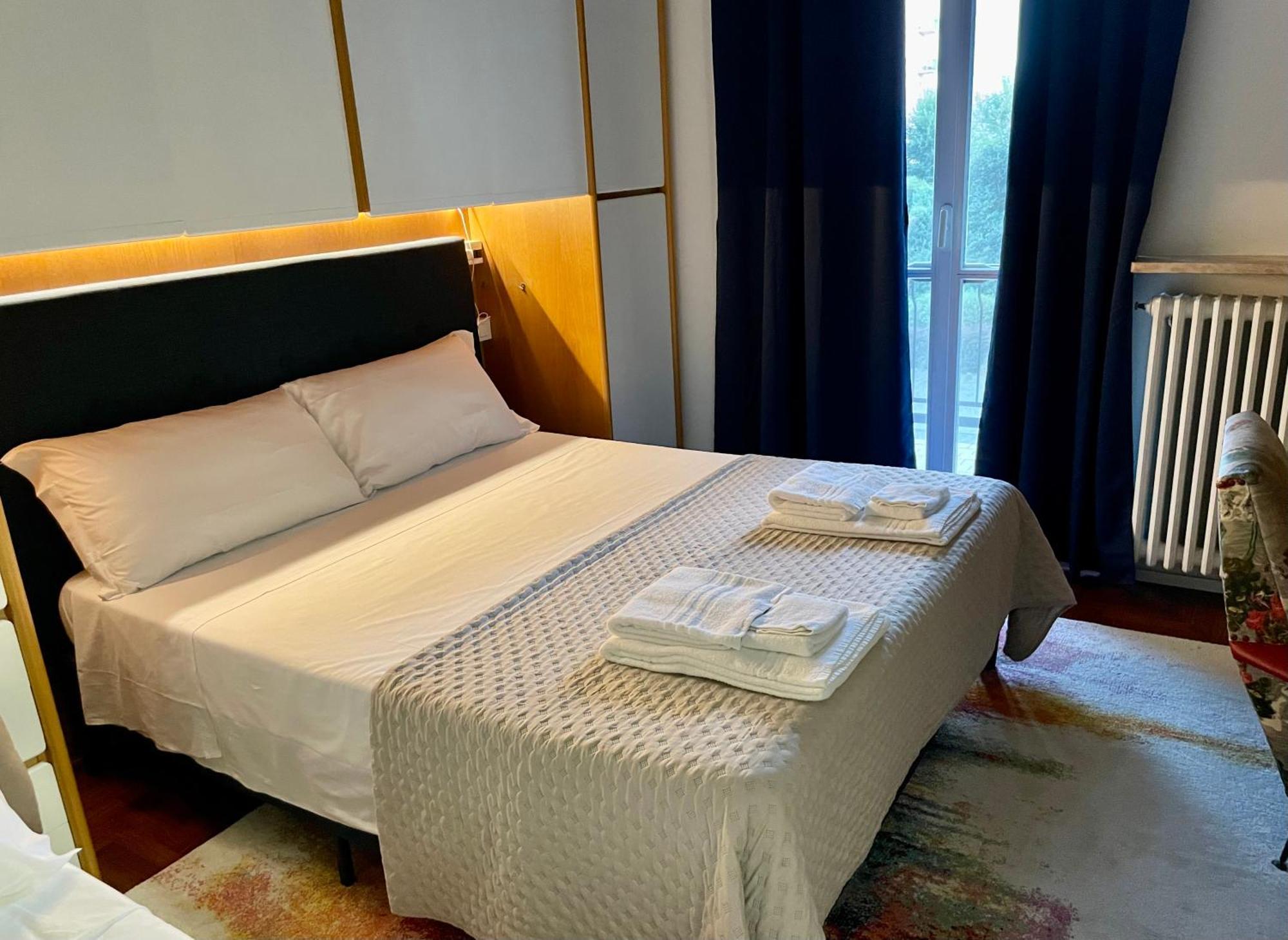 149 Borgo Ticino Suite Attico Di Lusso Con Terrazzo E Parking Privato Pavia Exteriör bild